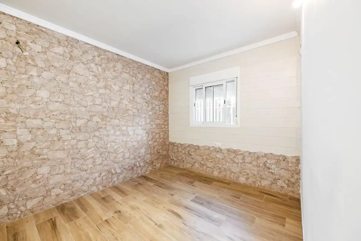 Planta baja en venta en Sevilla con Calefacción
