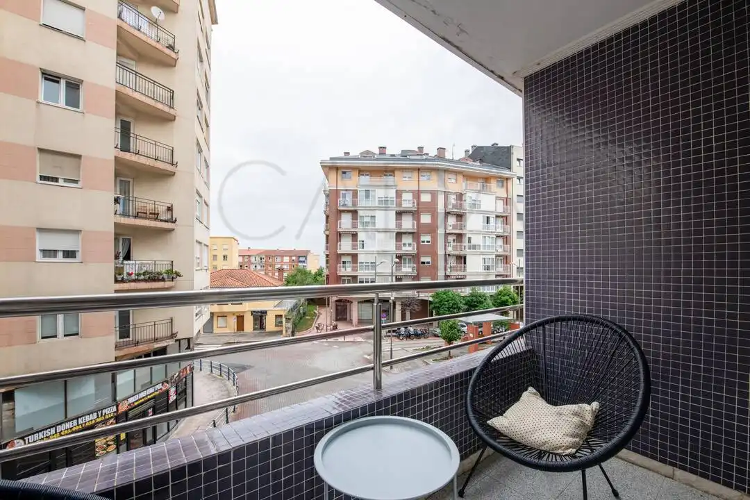 Terrassa de Pis en venda en El Astillero   amb Balcó