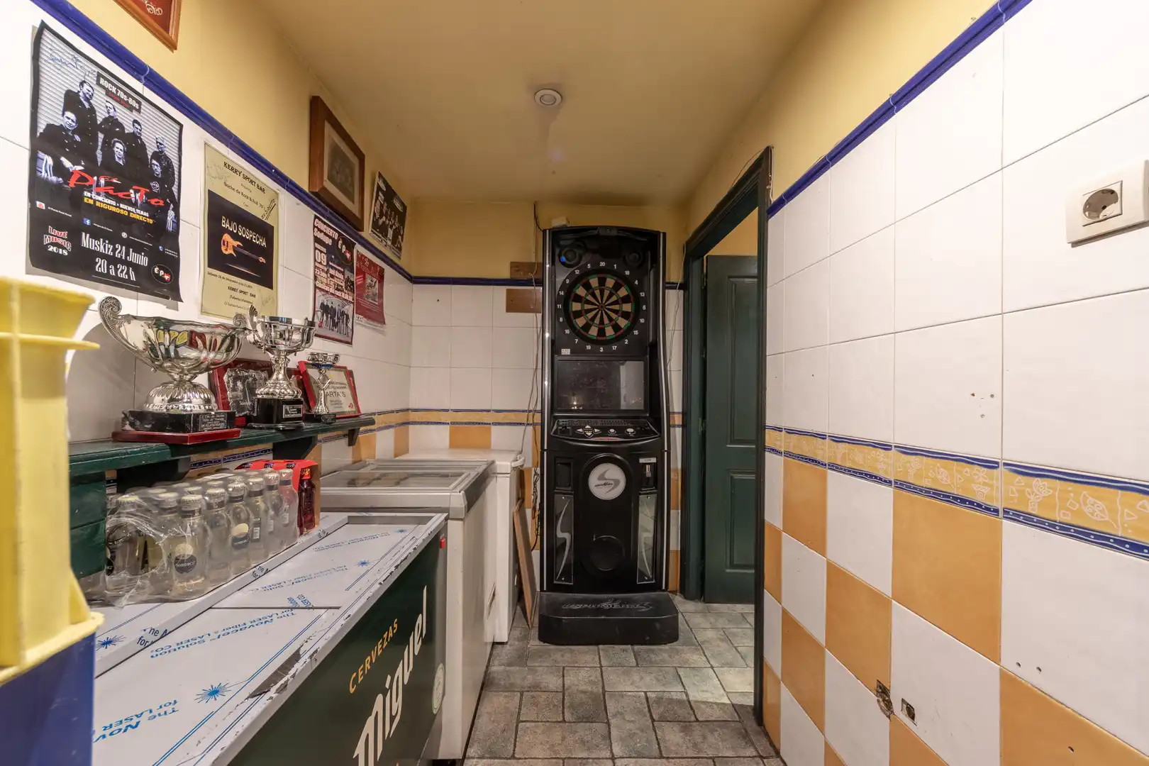 Cocina de Local en venta en Bilbao  con Aire acondicionado, Calefacción y Amueblado