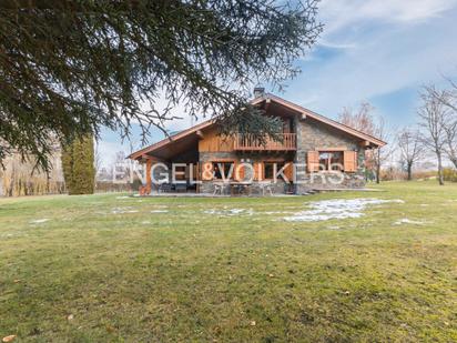 Vista exterior de Casa o xalet en venda en Das amb Calefacció, Jardí privat i Parquet
