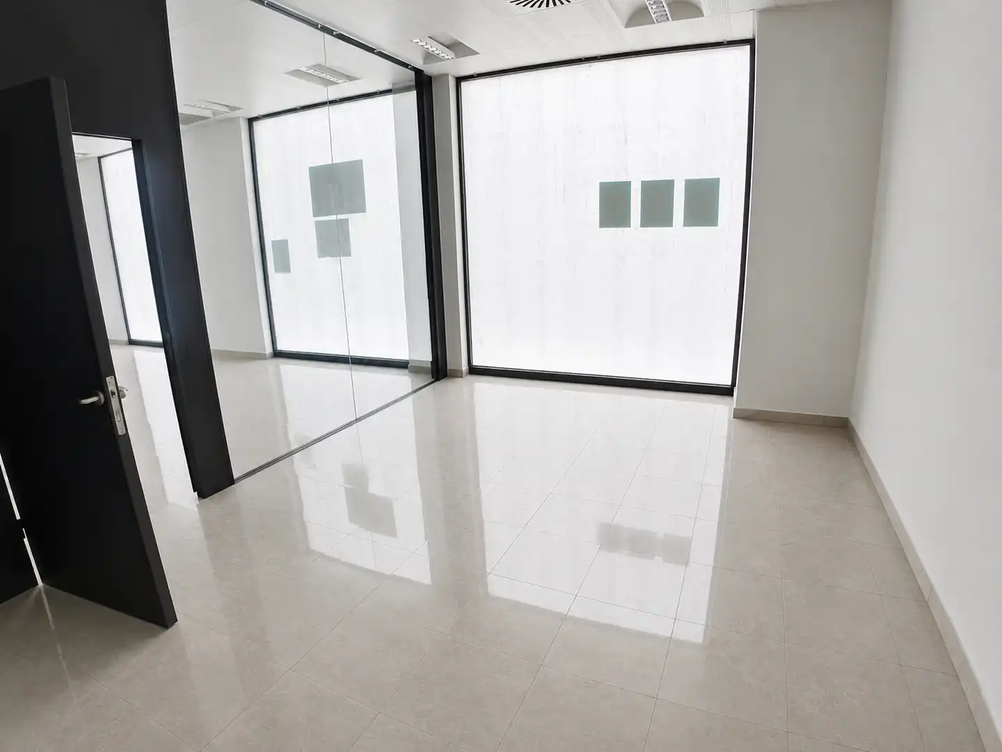 Local comercial en venta en Carrer Violant d'Hongria 13, imagen 3