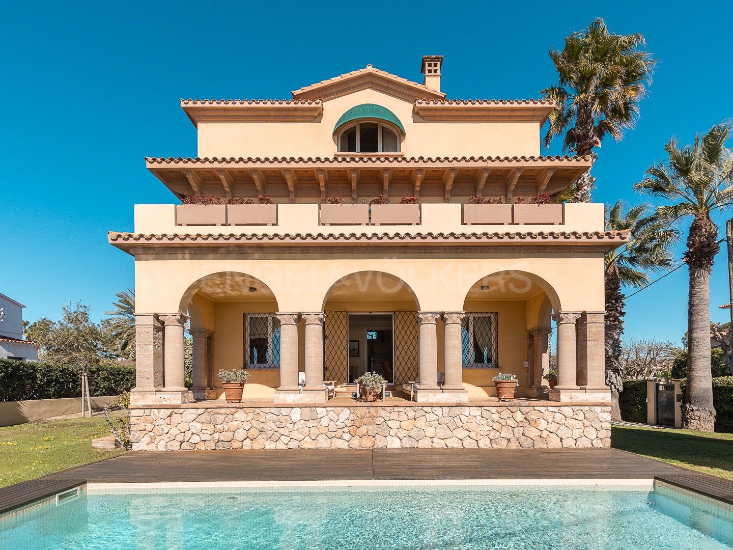 Exterior view of House or chalet for sale in Sitges  with Heating, Private garden and Parquet flooring