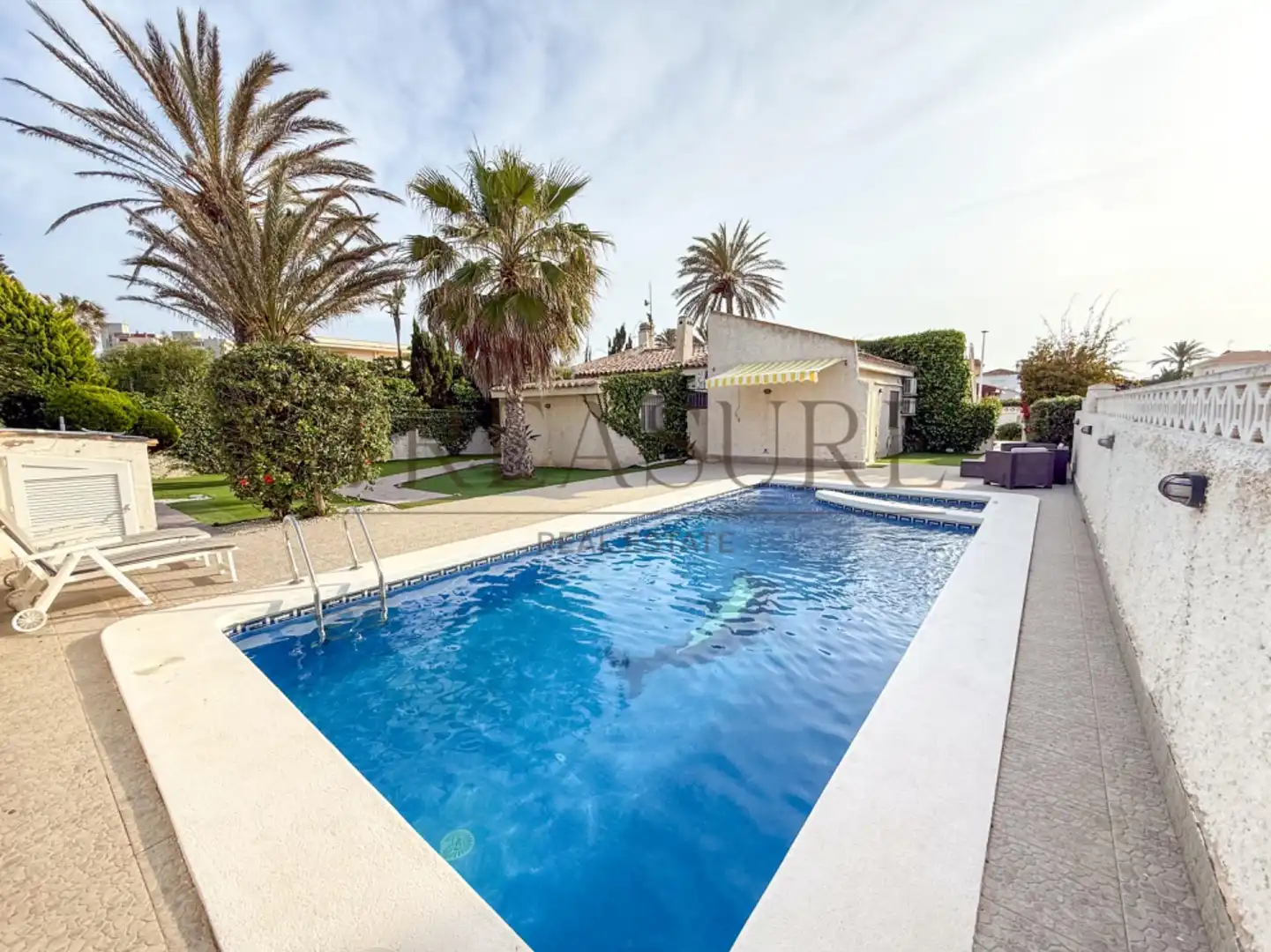 Xalet amb piscina en venda a POLIGONO Y - MANGA
