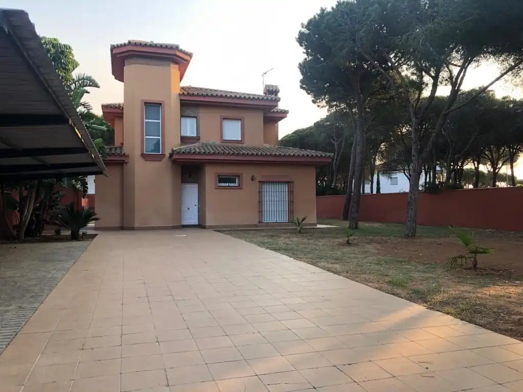 Xalet amb jardí en venda a Núcleo urbano, imagen 3
