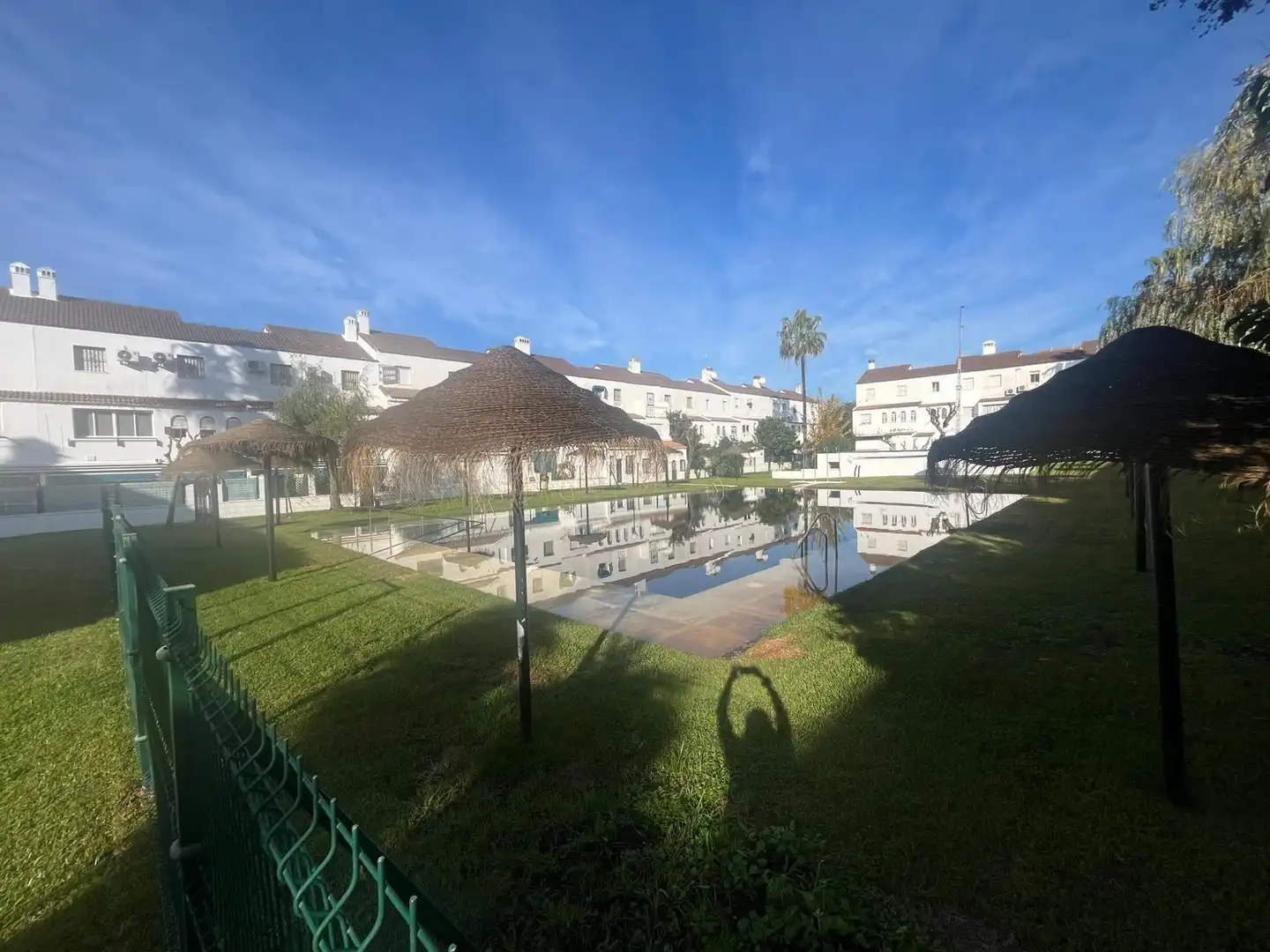 Vista exterior de Casa adosada en venta en El Portil con Jardín privado, Terraza y Amueblado