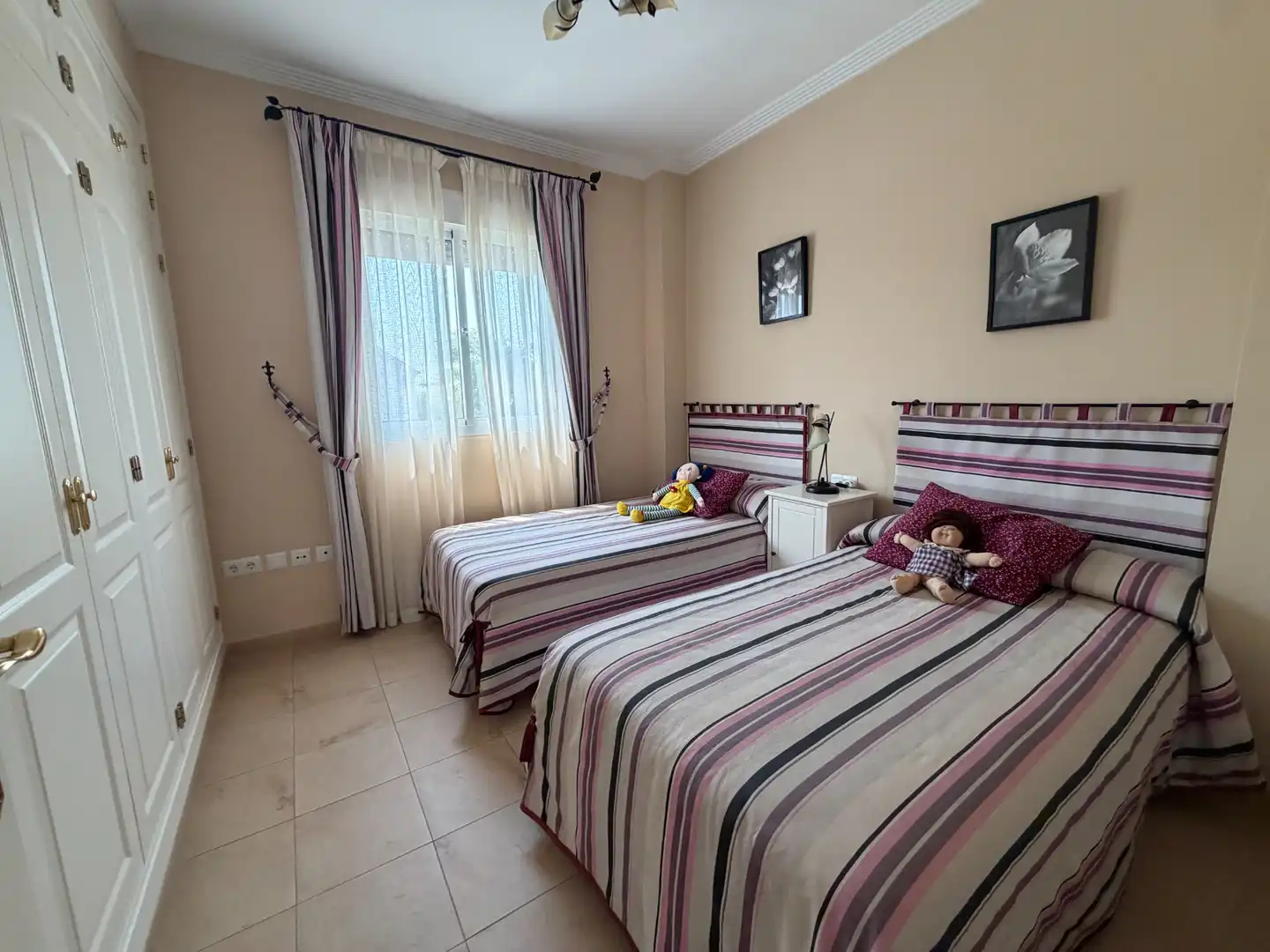 Dormitori de Casa o xalet en venda en Espartinas amb Aire condicionat, Terrassa i Traster