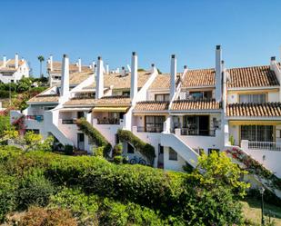 Vista exterior de Casa adosada en venda en Mijas amb Aire condicionat, Calefacció i Jardí privat