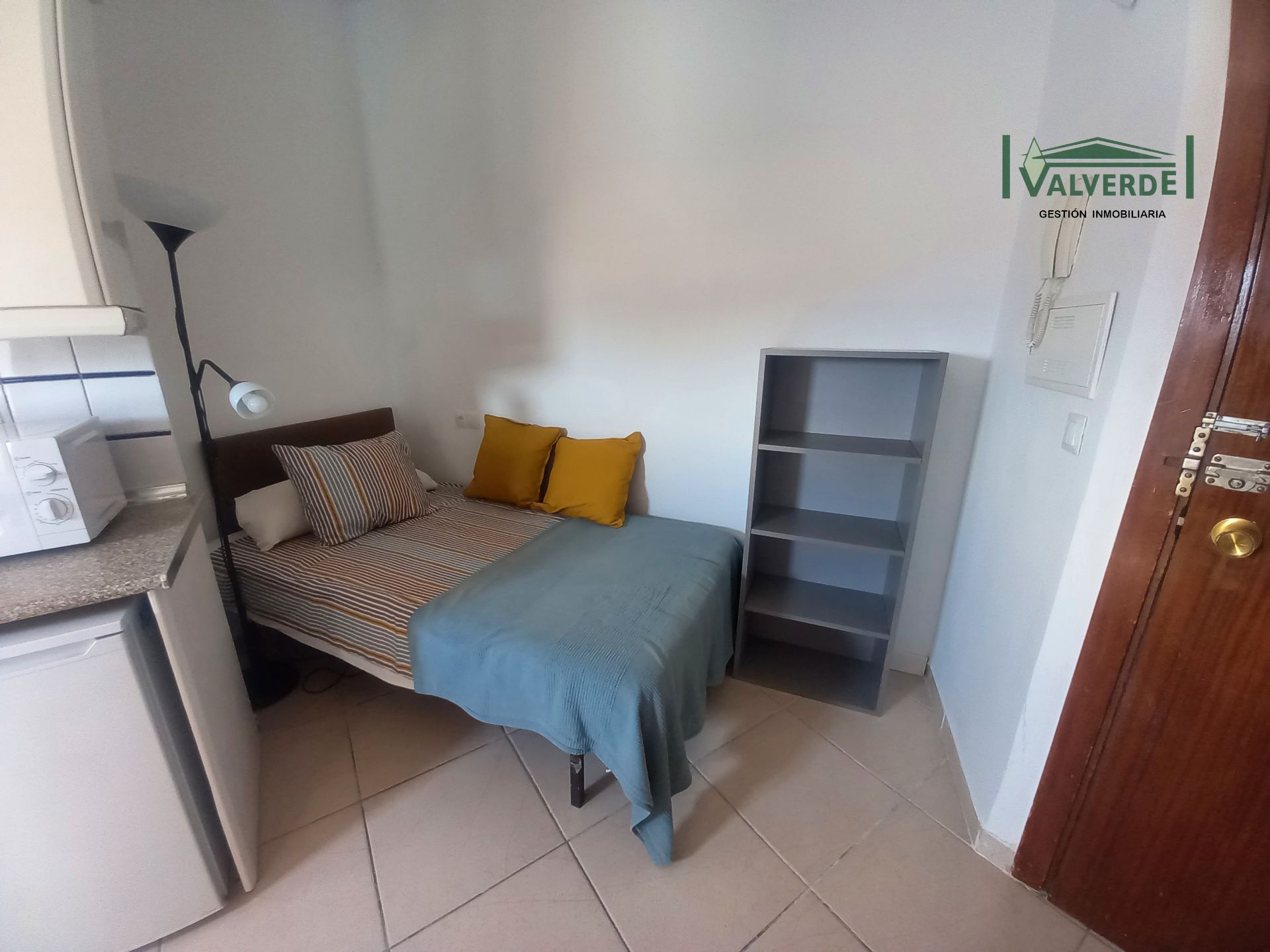 Dormitori de Estudi de lloguer en  Granada Capital amb Aire condicionat, Calefacció i Moblat