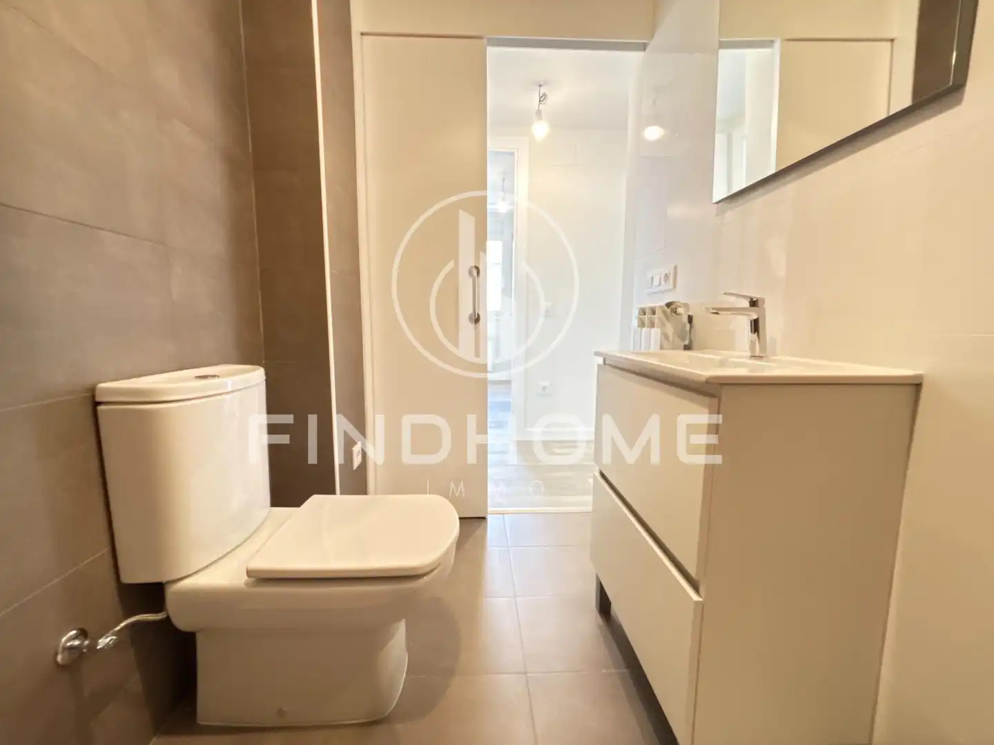 Baño de Ático en venta en Olot con Calefacción, Terraza y Trastero