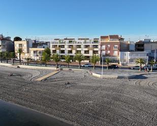 Vista exterior de Àtic en venda en San Pedro del Pinatar amb Terrassa, Traster i Piscina comunitària