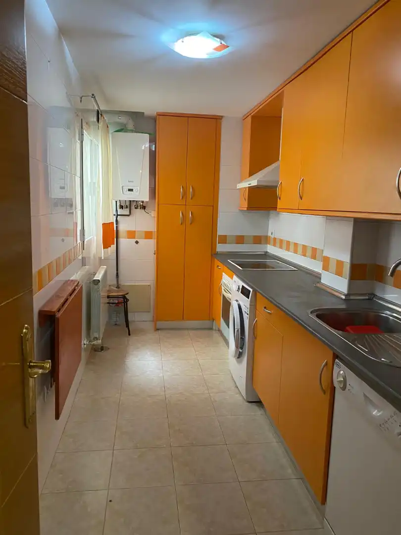 Cuina de Pis en venda en Tarancón amb Calefacció, Parquet i Traster