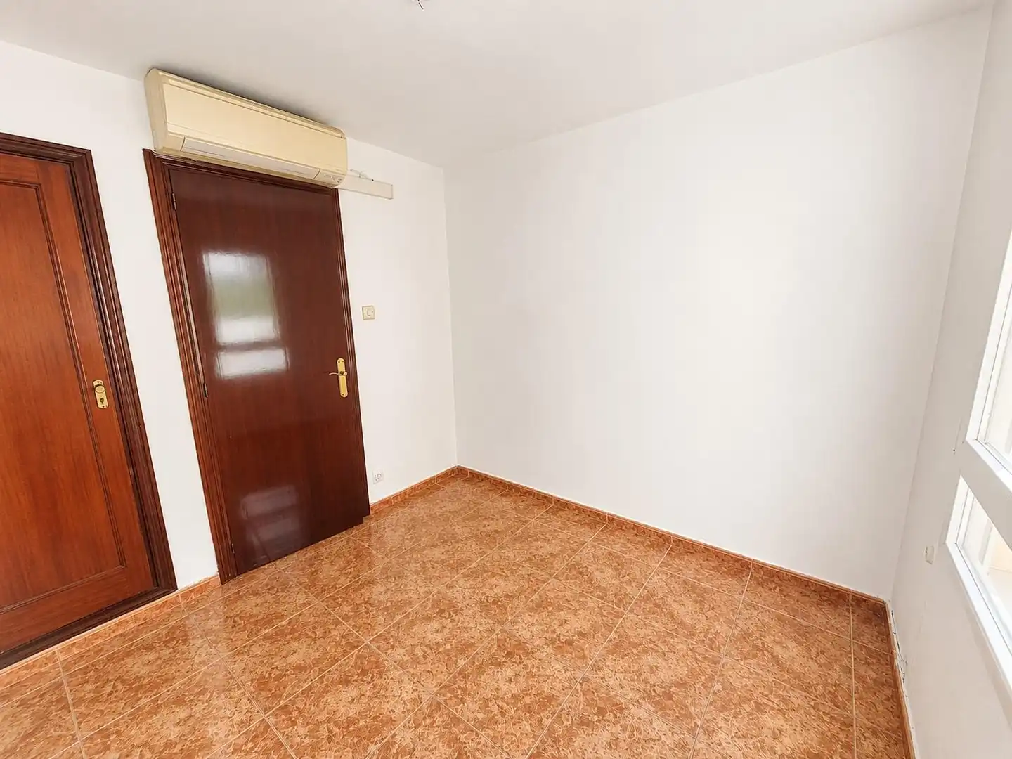 Dormitori de Pis en venda en Cádiz amb Aire condicionat i Terrassa