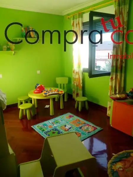 Jardí de Casa o xalet en venda en Palazuelos de Eresma amb Calefacció, Jardí privat i Parquet