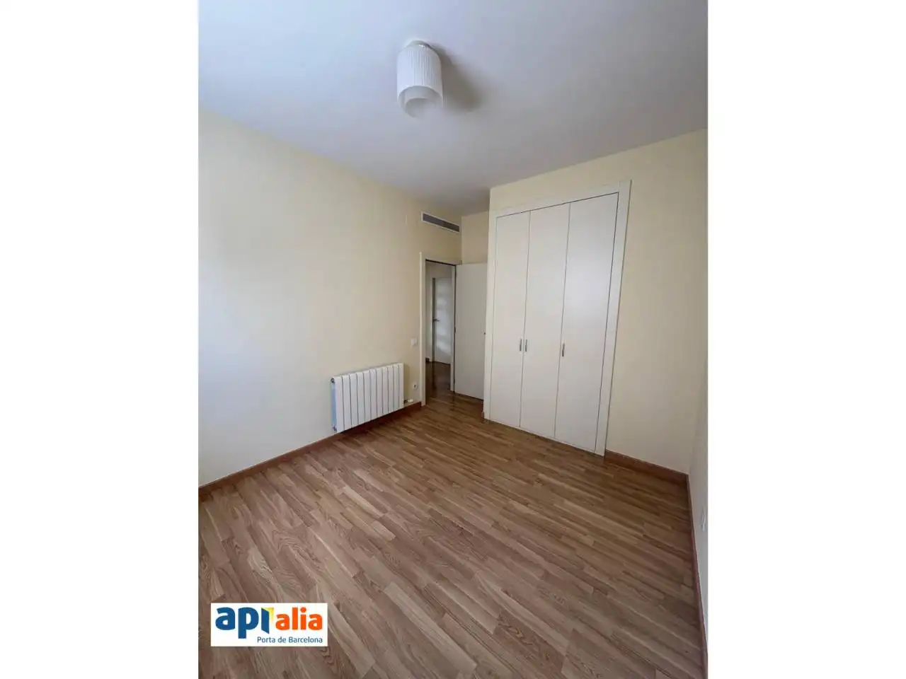 Dormitori de Pis en venda en Sant Feliu de Llobregat amb Piscina comunitària