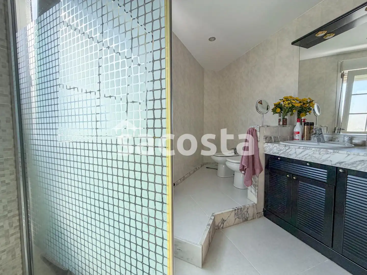 Baño de Casa adosada en venta en Pineda de Mar con Aire acondicionado, Calefacción y Jardín privado