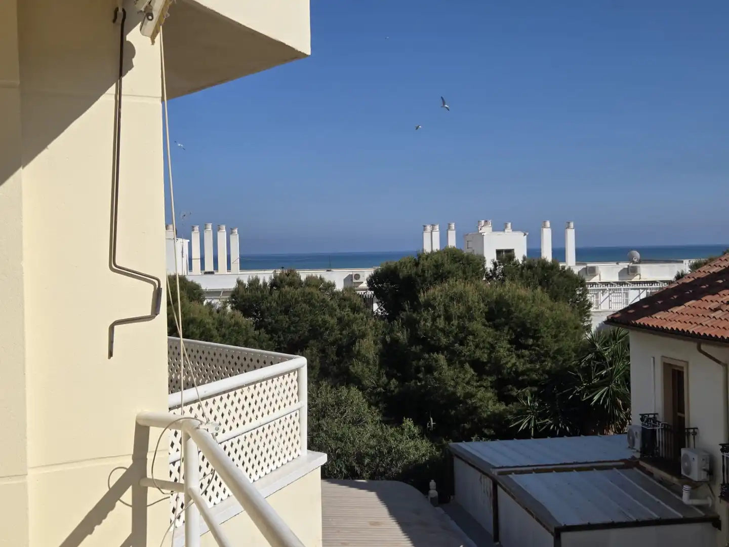 Vista exterior de Apartamento en venta en Torremolinos con Terraza, Trastero y Horno