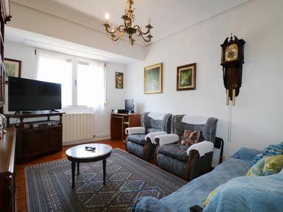 Sala d'estar de Pis en venda en Irun  amb Balcó
