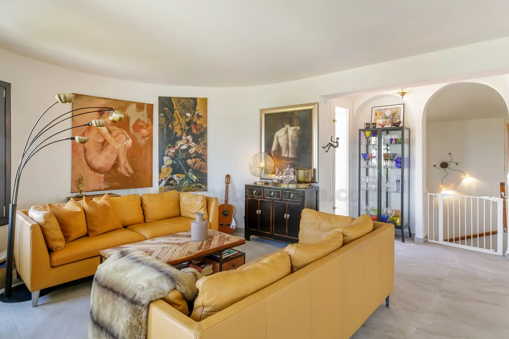 Sala d'estar de Casa o xalet en venda en El Campello amb Aire condicionat, Jardí privat i Terrassa