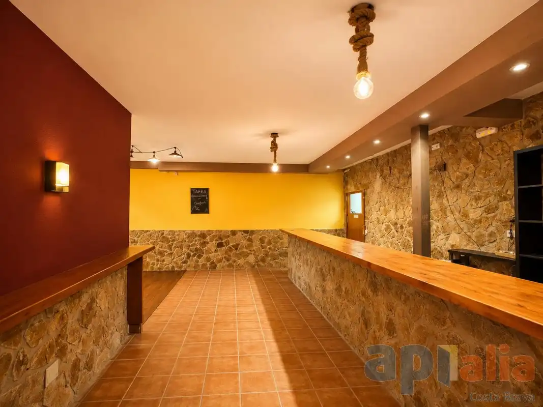 Einfamilien-Reihenhaus zum Verkauf in Palamós mit Klimaanlage, Heizung und Terrasse