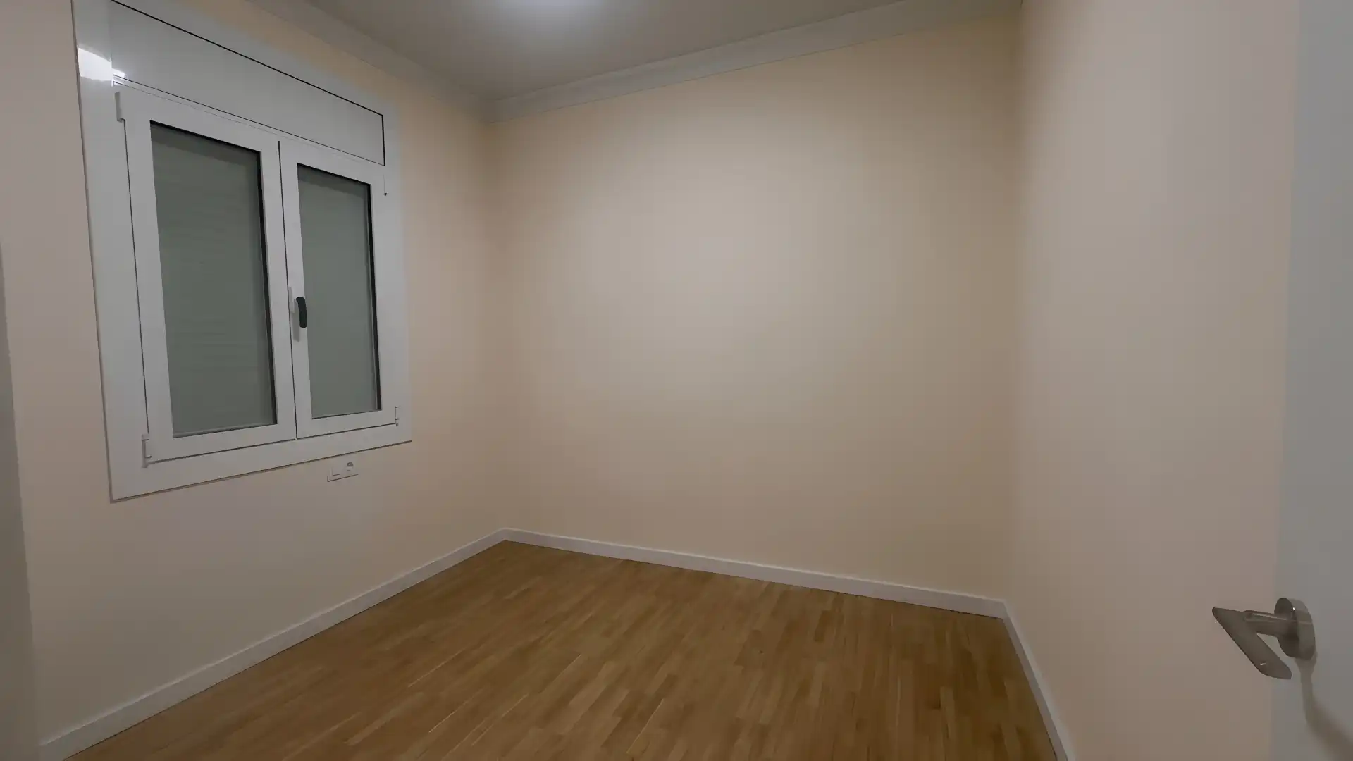 Bedroom of Flat for rent in Barcelona  with Air Conditioner, Heating and Parquet flooring