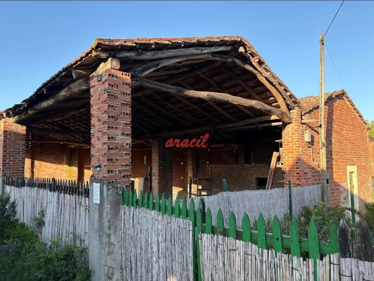 Vista exterior de Casa o xalet en venda en A Pobra do Brollón  amb Calefacció, Jardí privat i Moblat