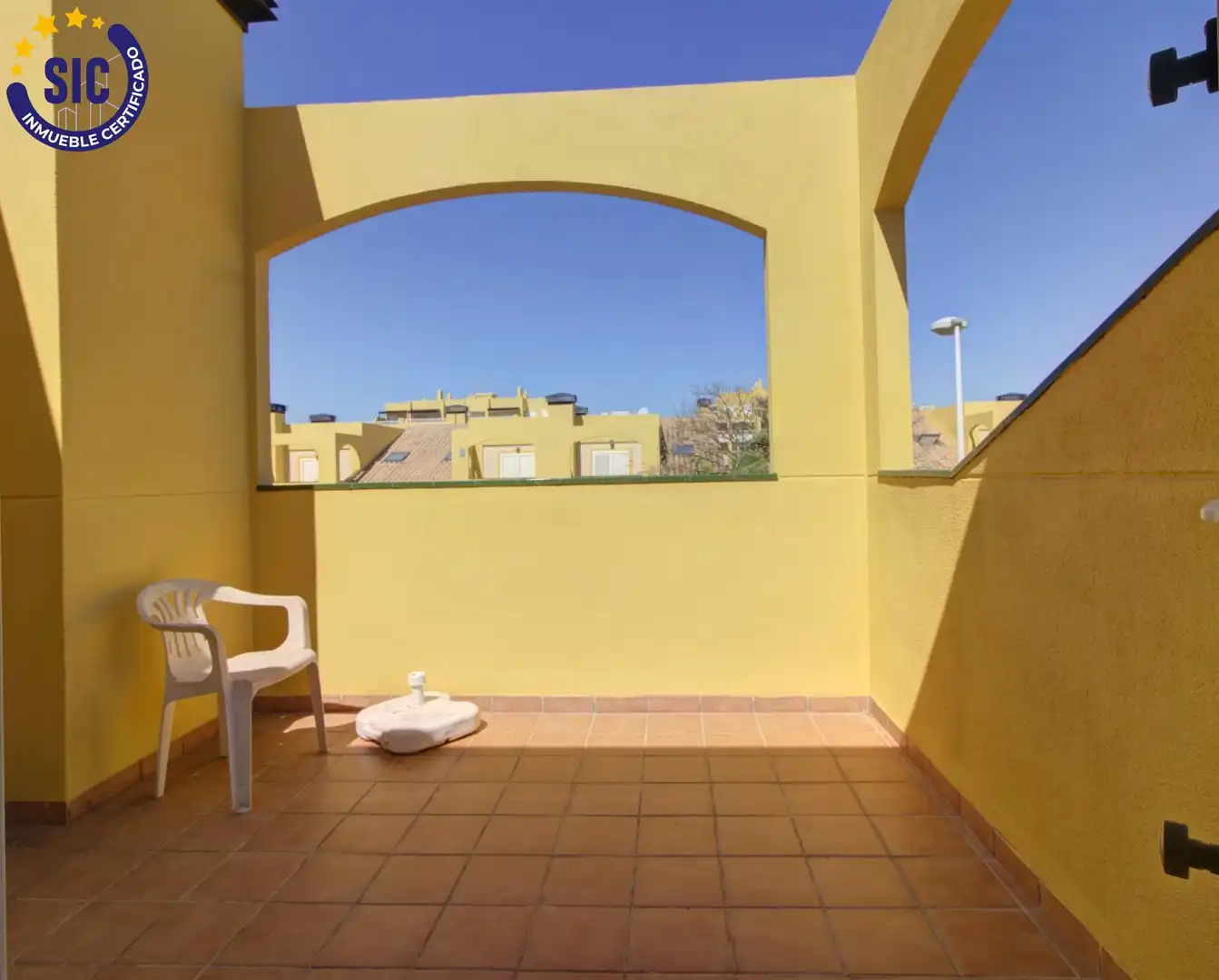 Terrassa de Casa adosada en venda en Sagunto / Sagunt amb Aire condicionat, Calefacció i Jardí privat