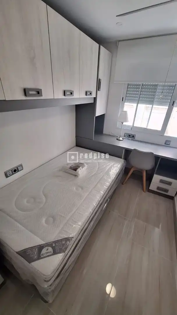 Bedroom of Flat for rent in Valencia  with Furnished