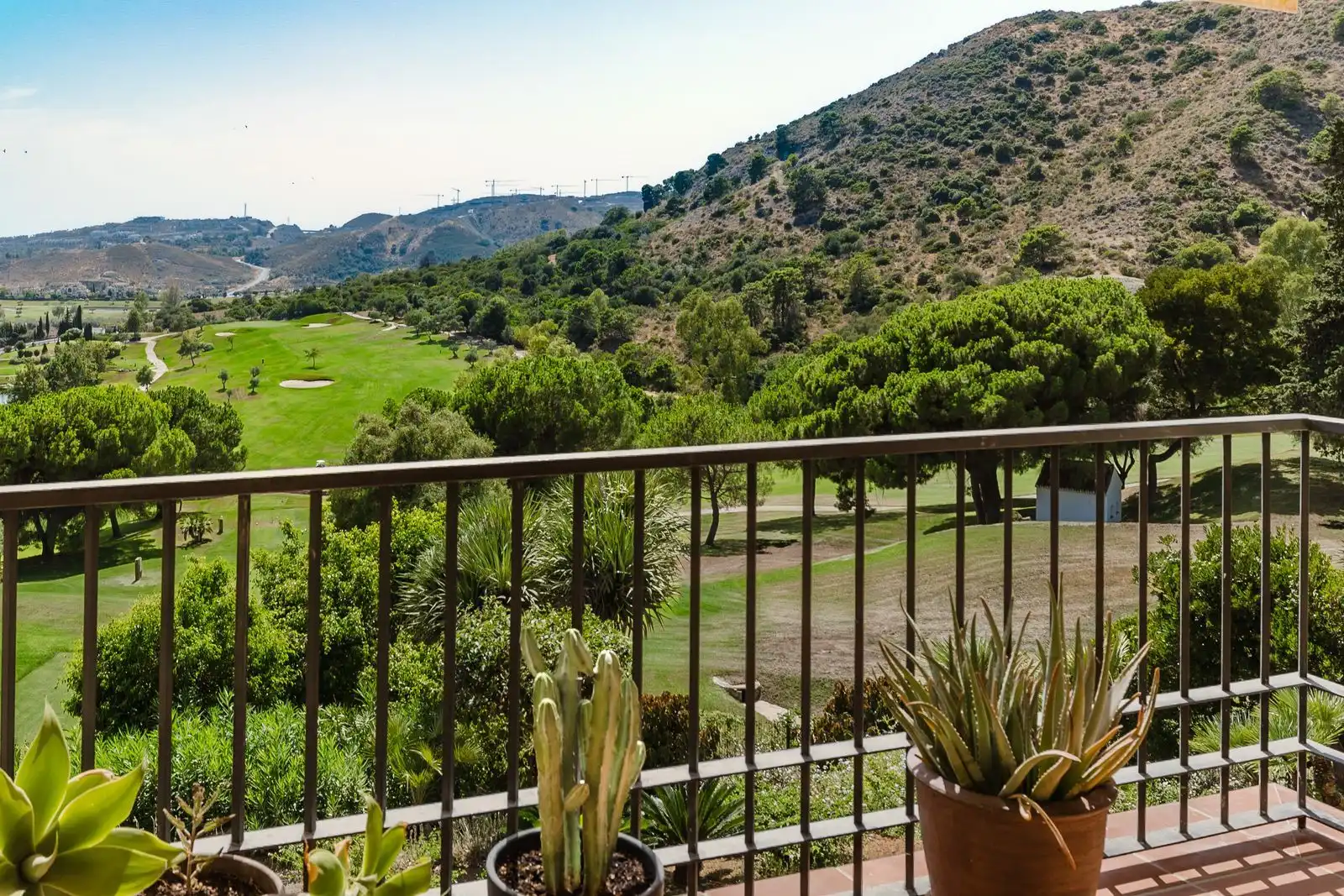Exterior view of Flat for sale in Benahavís  with Air Conditioner, Terrace and Alarm