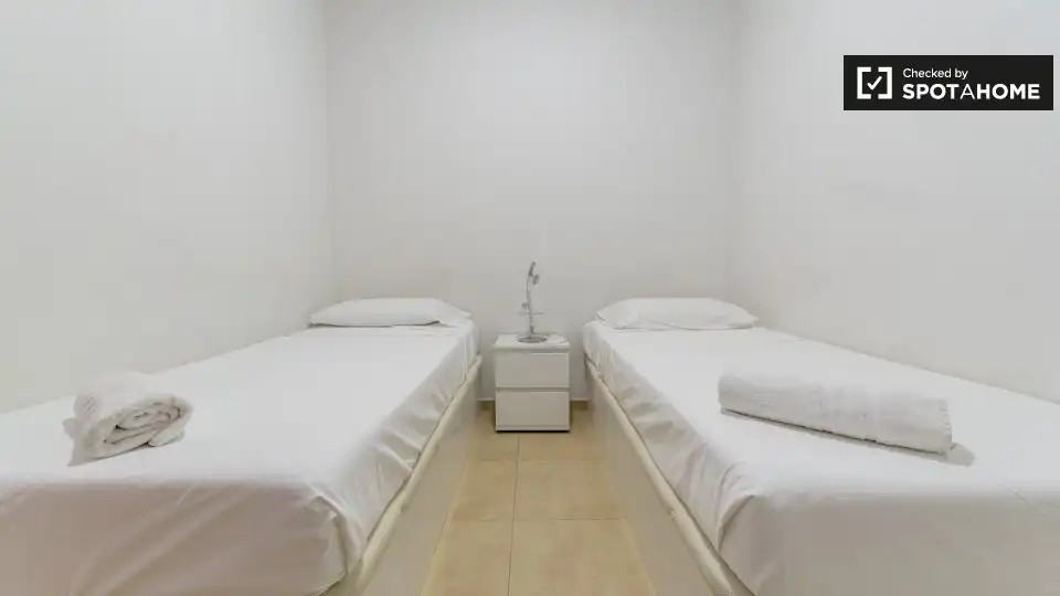 Bedroom of Flat for rent in Camins al Grau