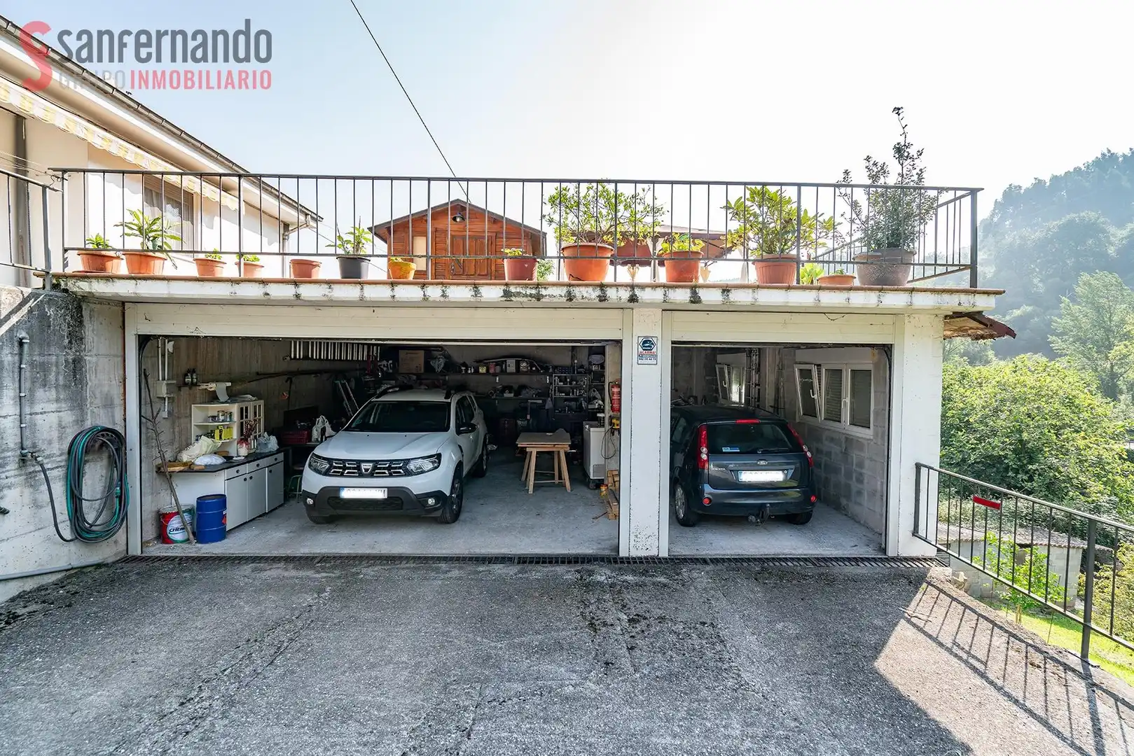 Aparcament de Casa o xalet en venda en Cartes amb Calefacció, Jardí privat i Terrassa