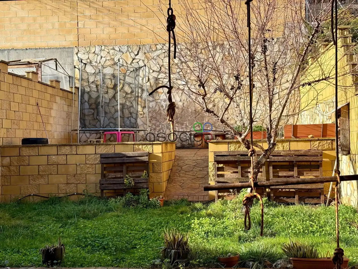 Jardín de Casa adosada en venta en Chiloeches con Calefacción y Jardín privado