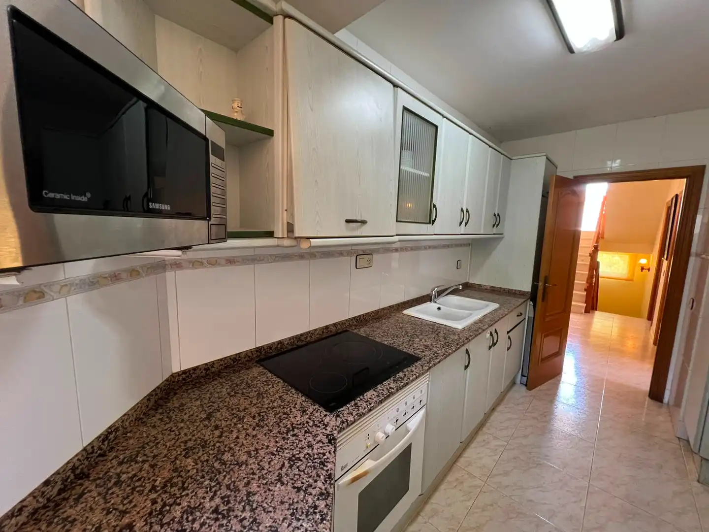 Küche von Haus oder Chalet zum Verkauf in Roda de Berà mit Heizung, Privatgarten und Terrasse