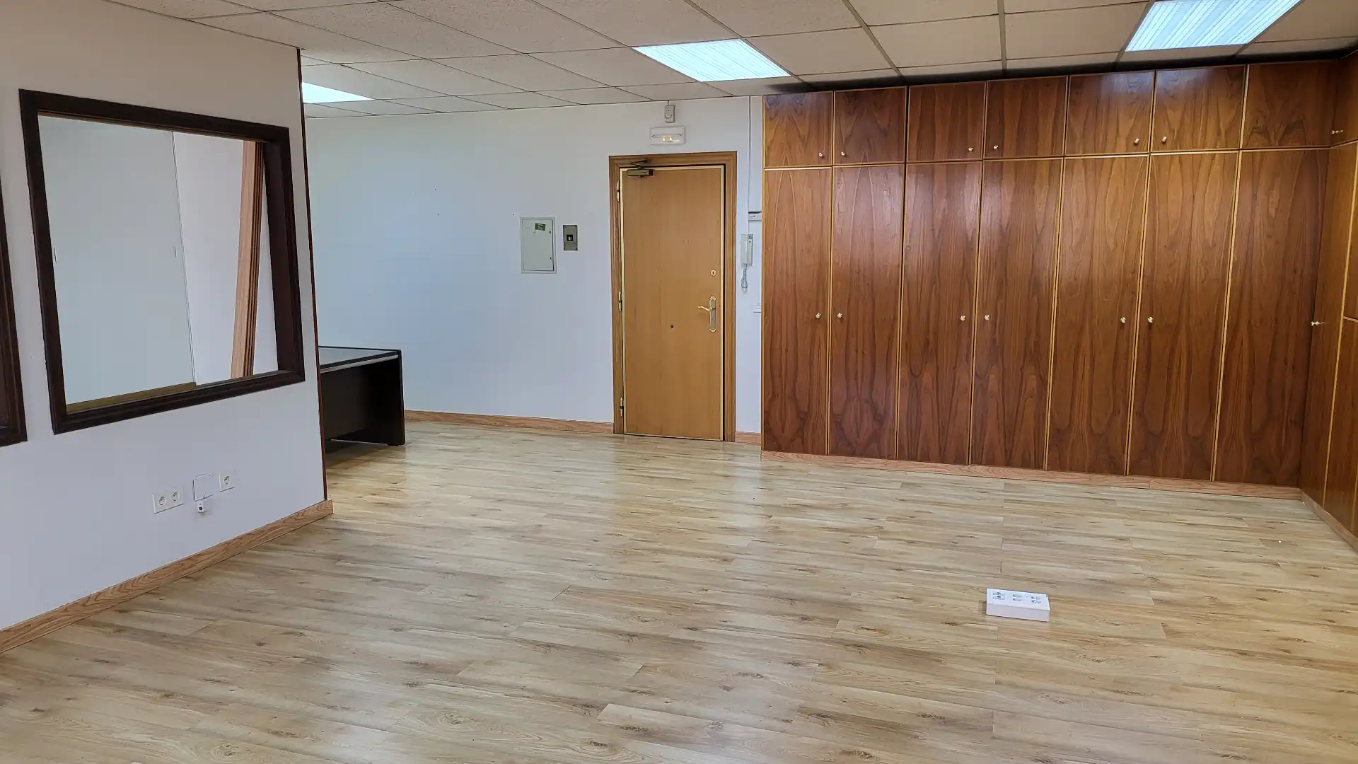 Office for rent in Valladolid  with Air Conditioner