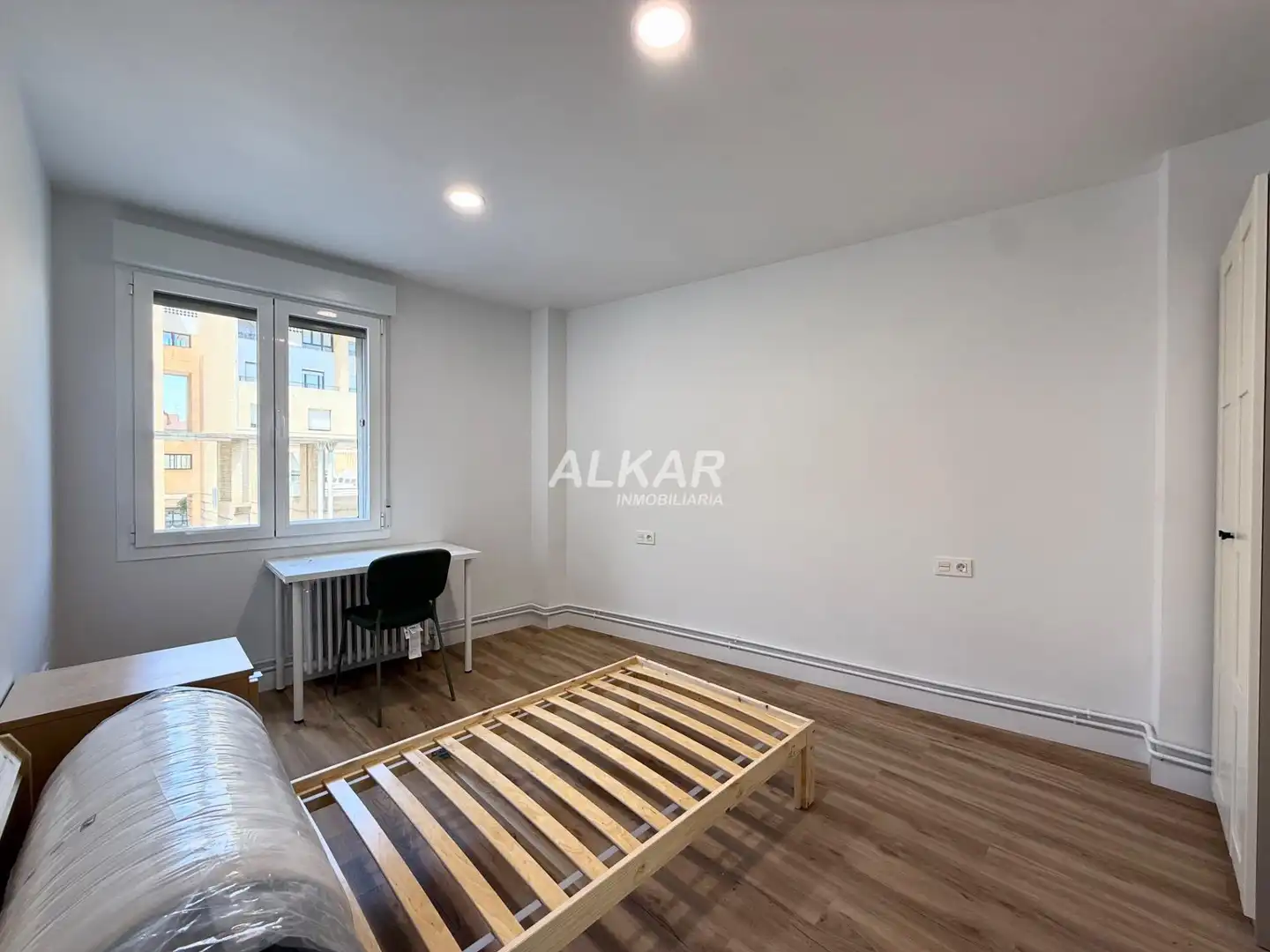 Schlafzimmer von Wohnung zur Miete in Tudela mit Heizung, Parkett und Terrasse