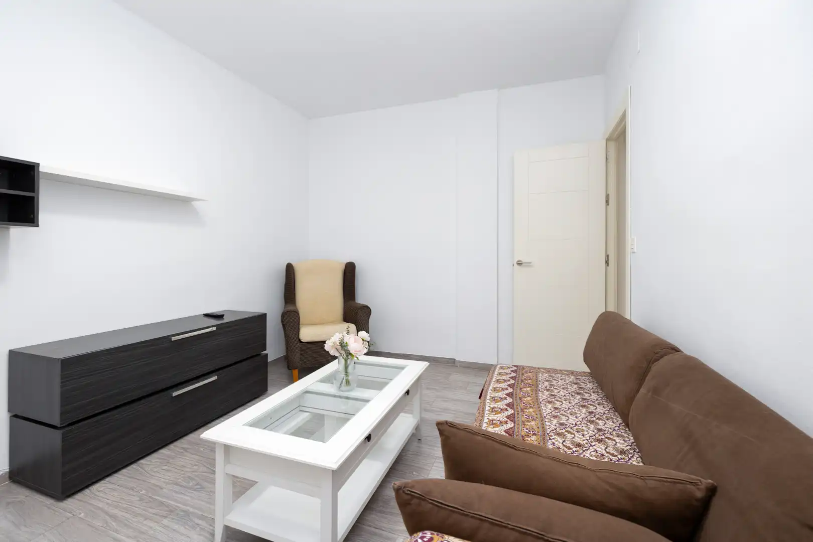 Living room of Flat for rent in Granada  with Heating, Furnished and Washing machine
