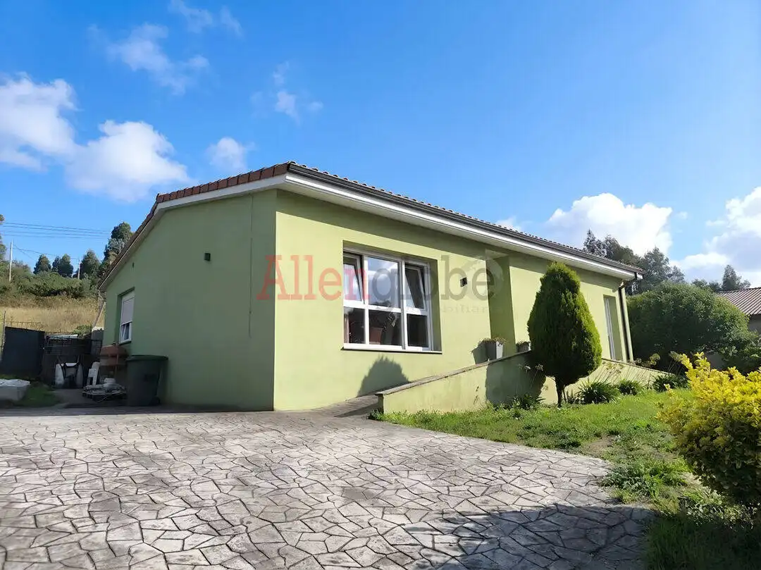 Casa amb jardí en venda a Carretera Avilés - Grado. La Laguna