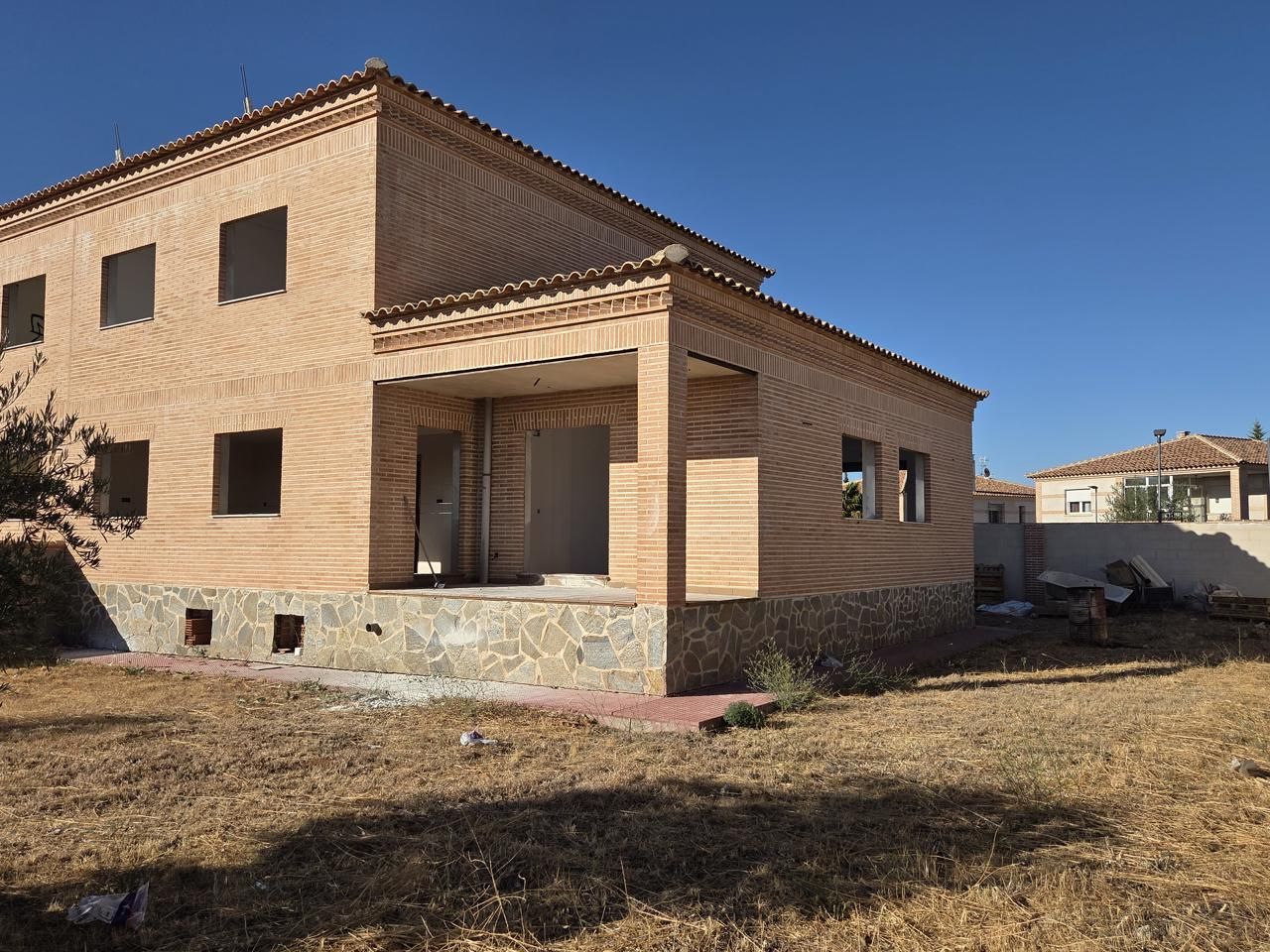 Vista exterior de Casa adosada en venda en Cobisa amb Aire condicionat, Calefacció i Jardí privat