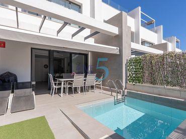 Maison mitoyenne avec balcon à vendre à Orihuela Costa