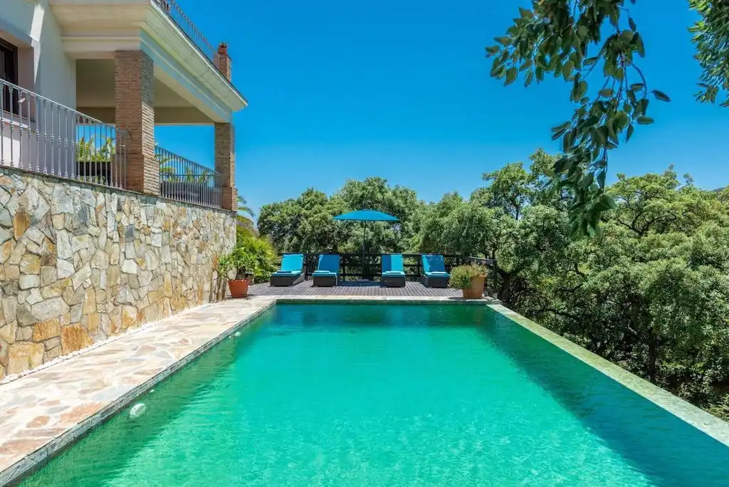 Casa amb piscina en venda a Estepona Pueblo
