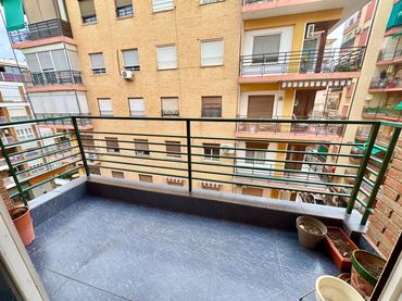 Piso con balcón en venta en Calle PEDRO TEROL 6