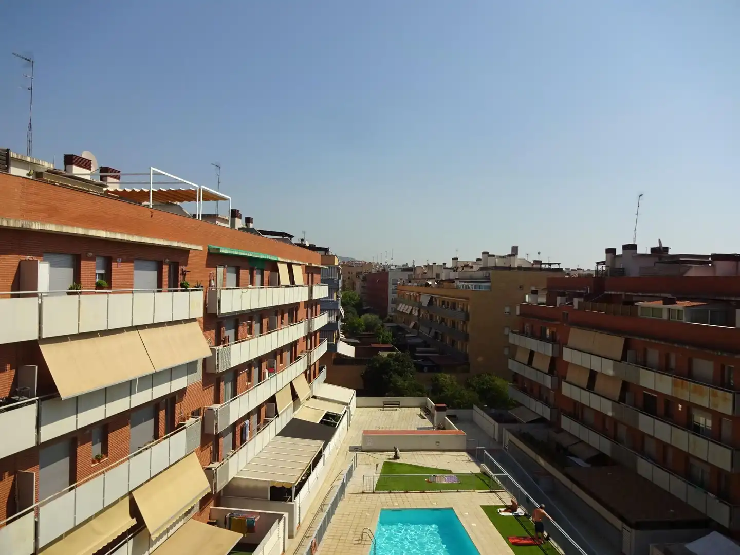 Vista exterior de Piso en venta en Mataró con Aire acondicionado, Calefacción y Piscina comunitaria