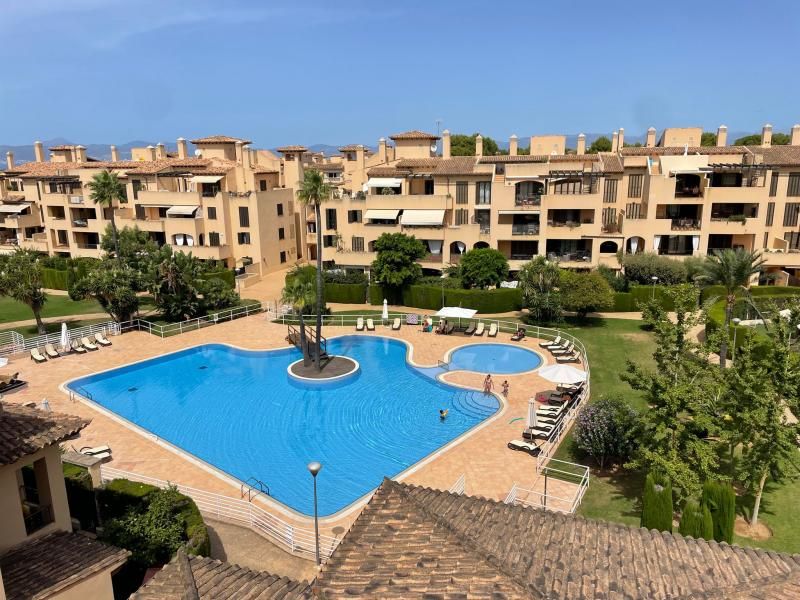 Swimming pool of Apartment for sale in Llucmajor