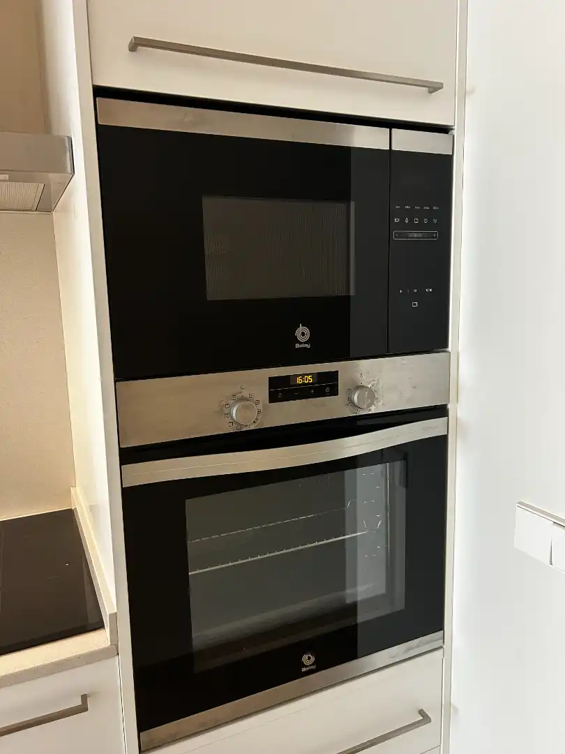 Cuina de Pis de lloguer en Girona amb Aire condicionat, Calefacció i Parquet