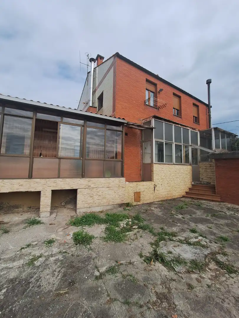 Vista exterior de Casa adosada en venda en Carreño