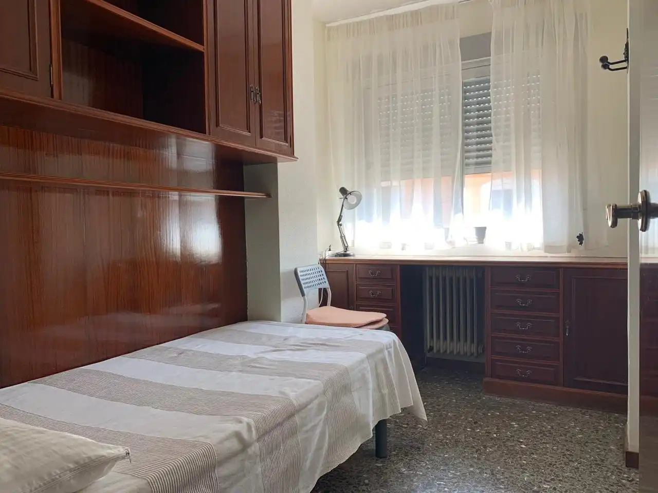 Bedroom of Flat for rent in Cuenca  with Heating, Terrace and Furnished