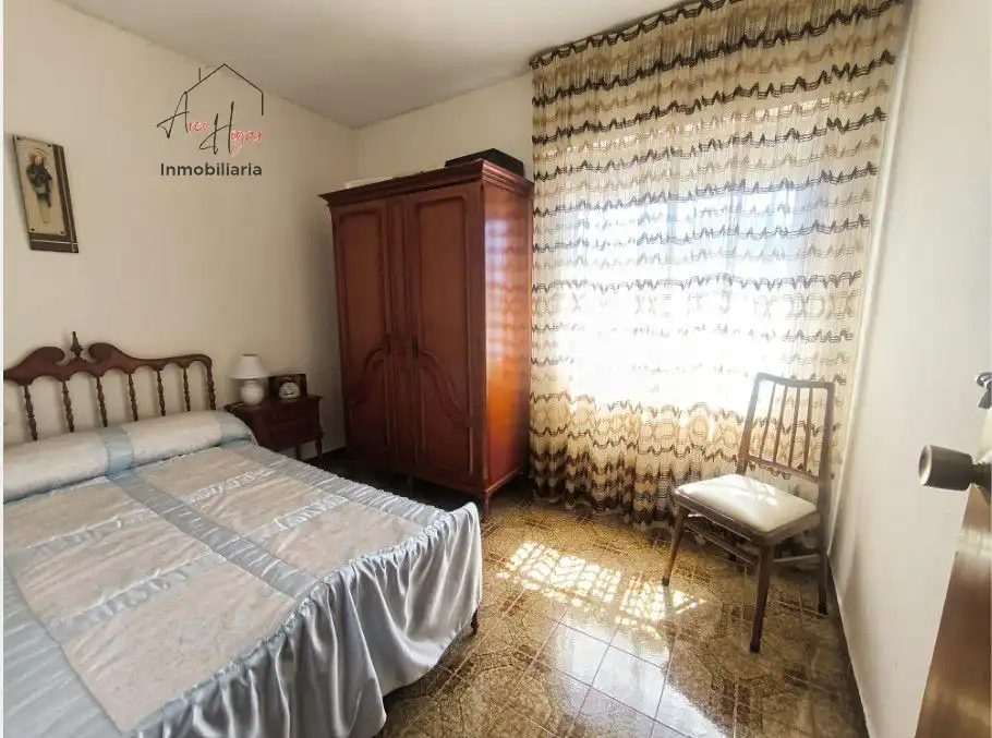 Habitación de Casa o chalet en venta en Calvarrasa de Abajo con Calefacción, Terraza y Trastero