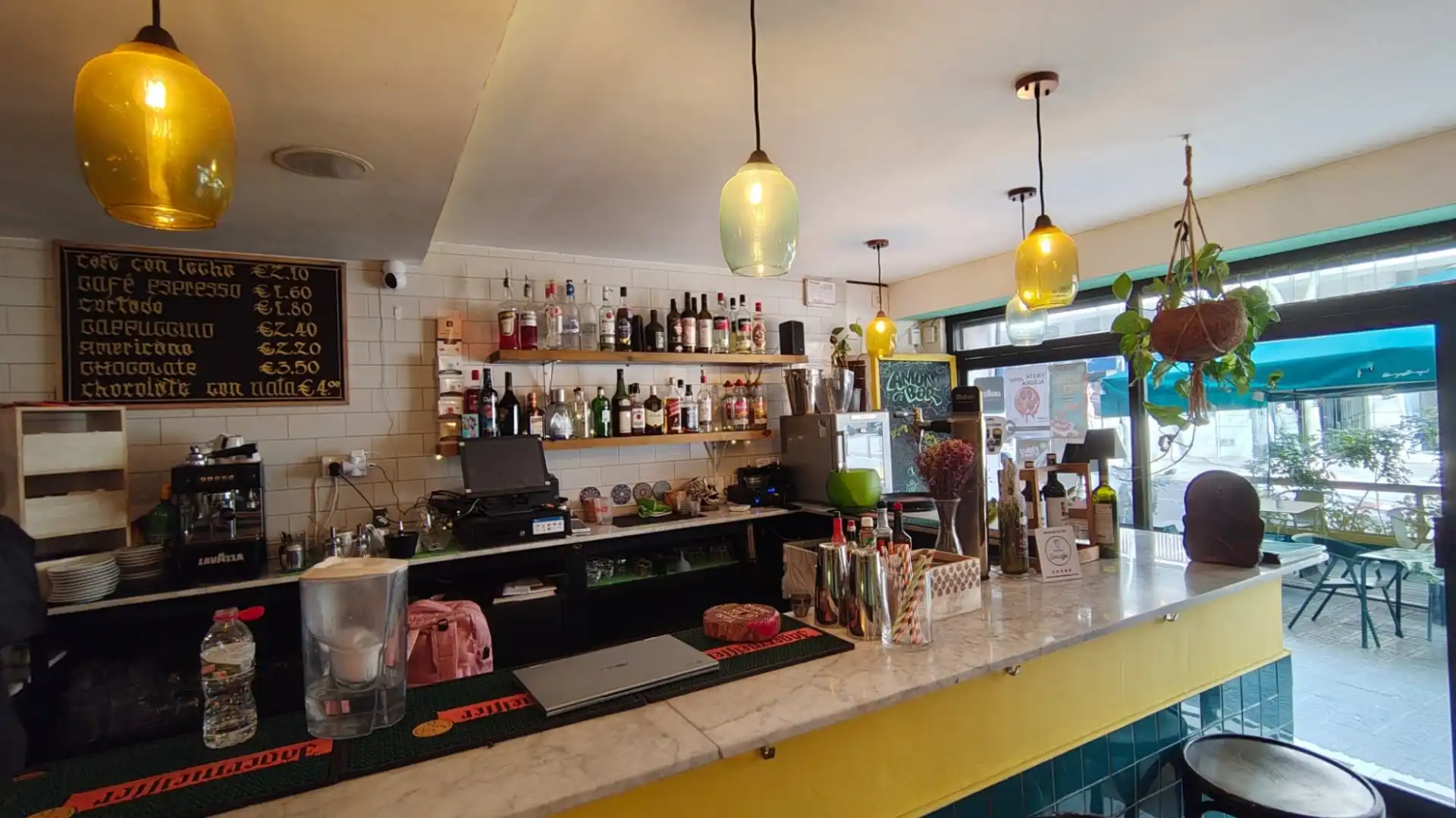 Local en traspaso en Barcelona con Aire acondicionado, Terraza y Amueblado