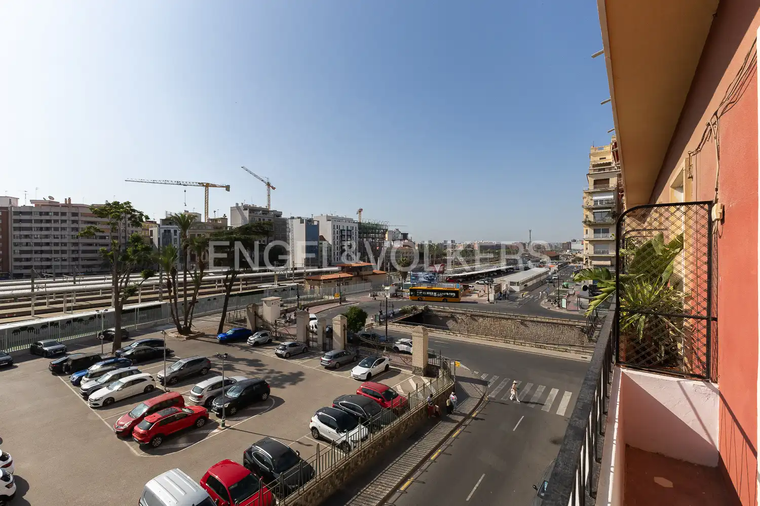 Exterior view of Flat for rent in Valencia  with Air Conditioner, Heating and Furnished