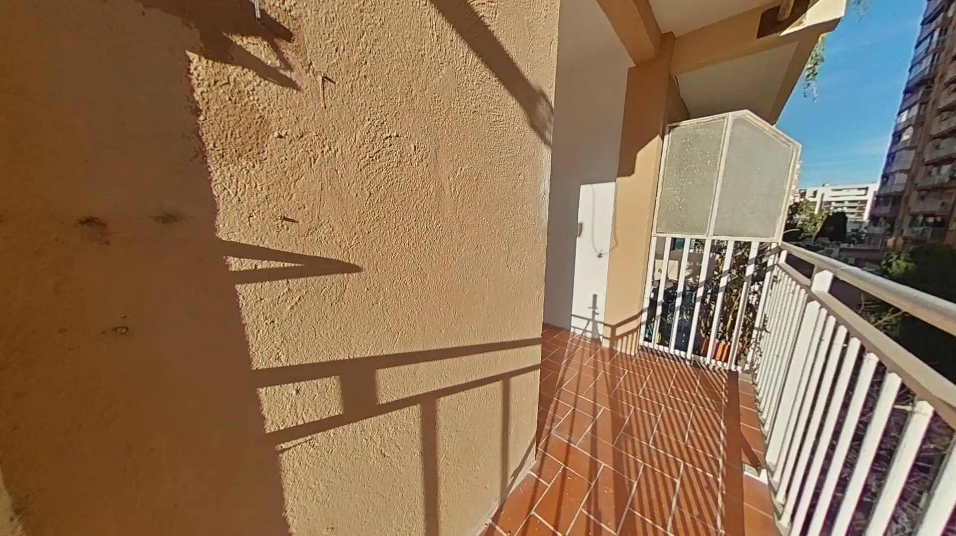 Appartamento con terrazza in vendita a Plaça de Provençana, imagen 4