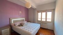 Dormitori de Pis en venda en Burgos Capital amb Terrassa